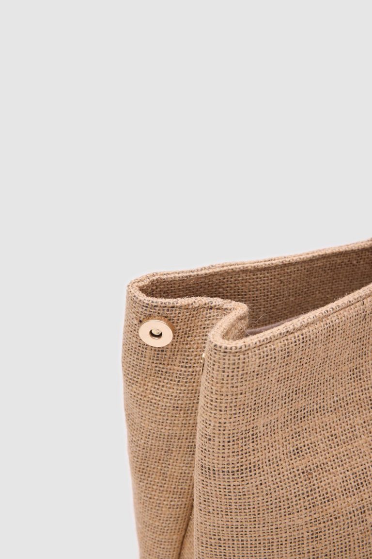 08D422A7-0B56-C75B-3F31-F943D1B76841