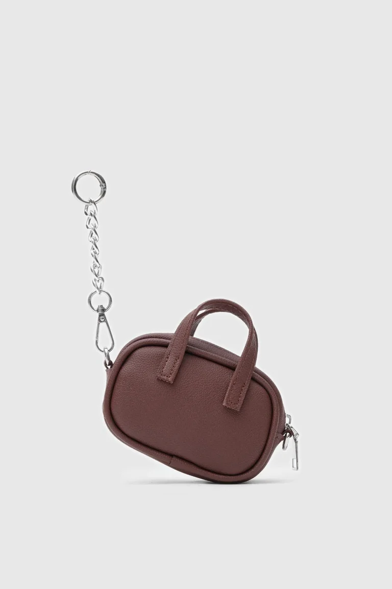 C4E6BCF3-C268-1A60-B24C-794B28071AC6